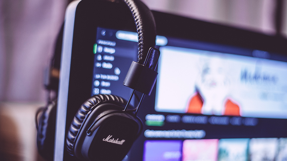 Spotify stäms på flera miljarder